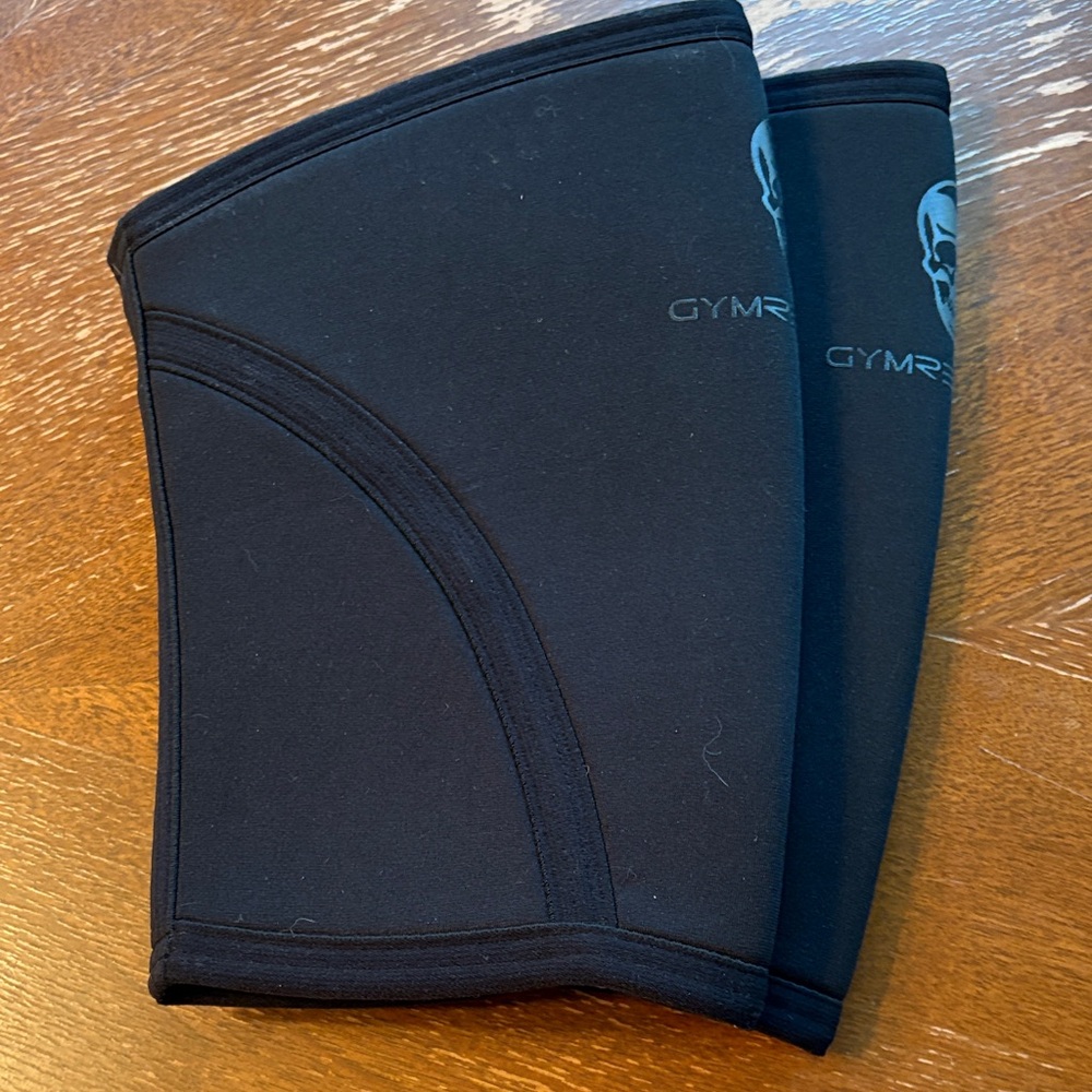 Black Gymreapers Knee Sleeves Size L
